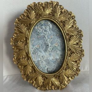 Ornate Antique Gold Oval Frame